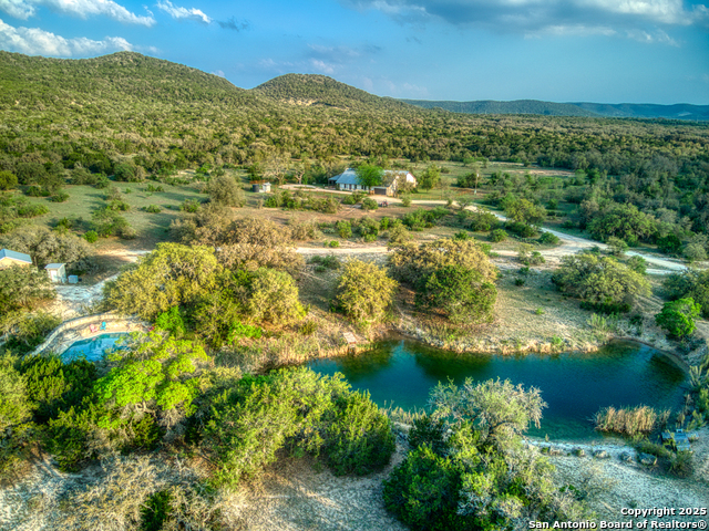 Listing photo id 42 for 2700 Little Creek