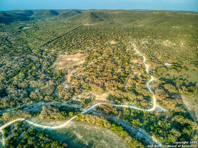Listing photo id 45 for 2700 Little Creek