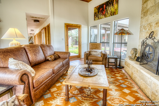 Listing photo id 6 for 2700 Little Creek