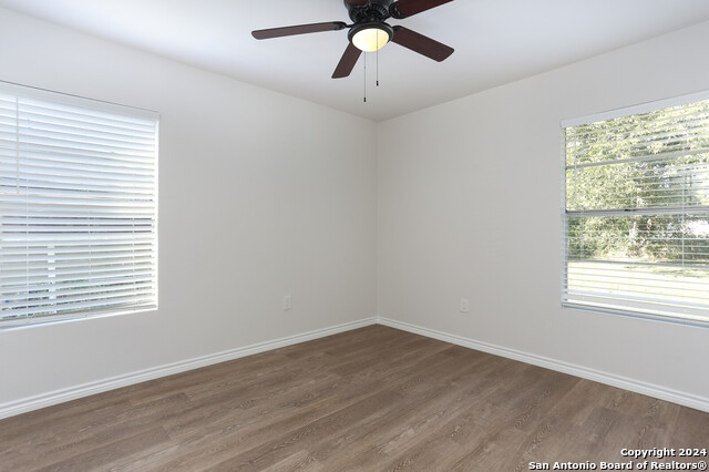 Image 13 of 15 For 143 Loma Park Dr