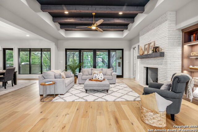 Listing photo id 12 for 232 Riverfront