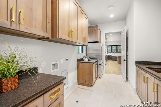 Listing photo id 16 for 232 Riverfront