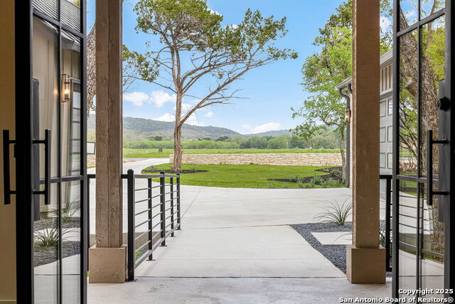Listing photo id 19 for 232 Riverfront
