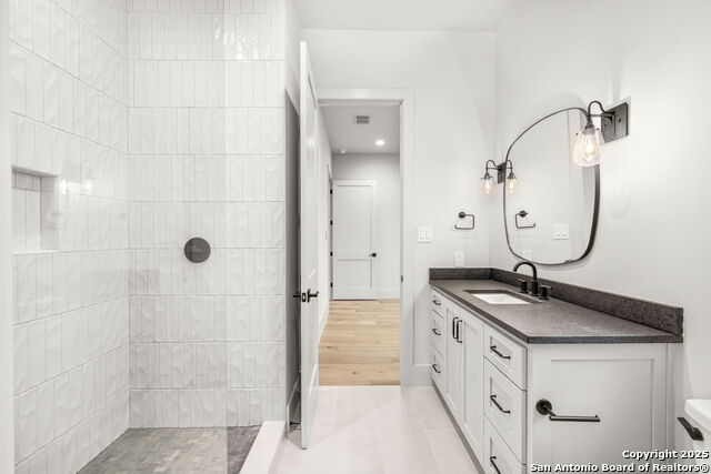 Listing photo id 27 for 232 Riverfront
