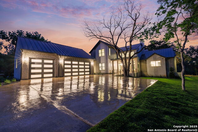 Listing photo id 1 for 232 Riverfront