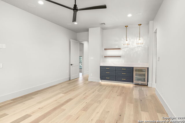 Listing photo id 29 for 232 Riverfront