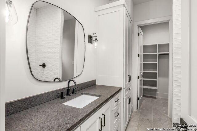 Listing photo id 31 for 232 Riverfront