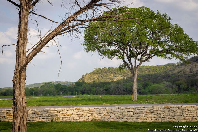 Listing photo id 34 for 232 Riverfront