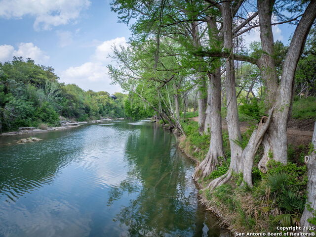 Listing photo id 37 for 232 Riverfront