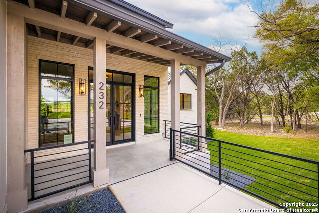 Listing photo id 6 for 232 Riverfront