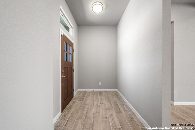 Image 5 of 27 For 9915 Alta Loma Cir