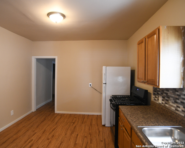 Image 2 of 12 For 322 Utah St  
