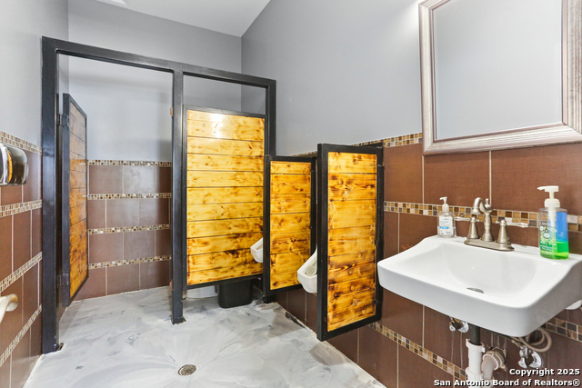 Image 27 of 30 For 734 Cantrell