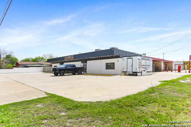 Image 4 of 30 For 734 Cantrell