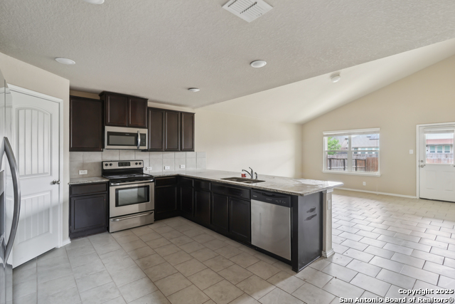 Image 15 of 44 For 8918 Addison Ridge