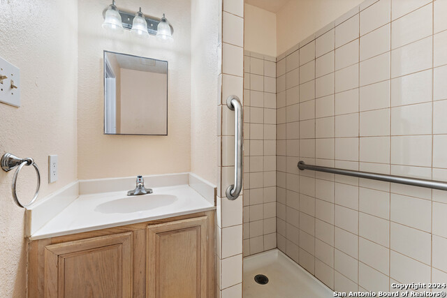 Image 14 of 40 For 2911 Quiet Plain Dr
