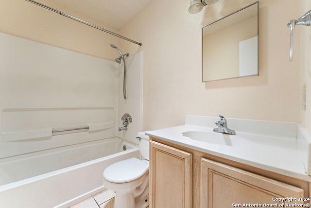 Image 15 of 40 For 2911 Quiet Plain Dr
