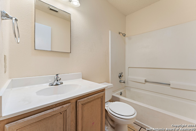 Image 19 of 40 For 2911 Quiet Plain Dr