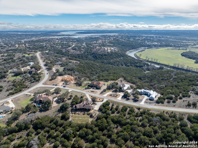 Image 27 of 40 For 220 River Ridge