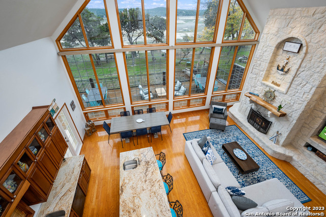 Image 4 of 43 For 275 Lookout Dr