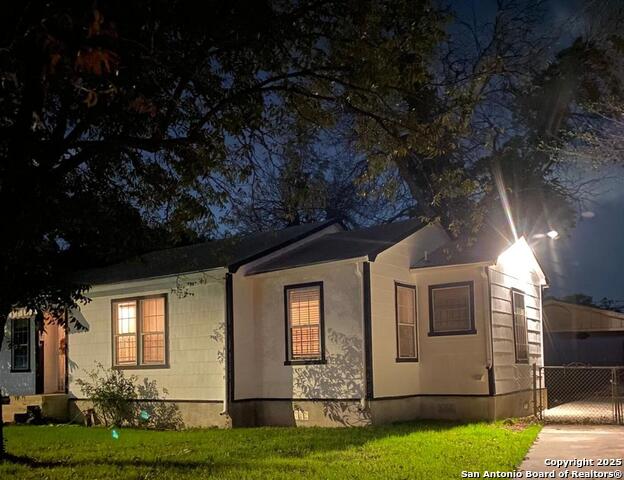 Listing photo id 5 for 2506 Mulberry Ave W