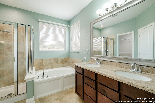 Image 14 of 29 For 12535 Quarter J