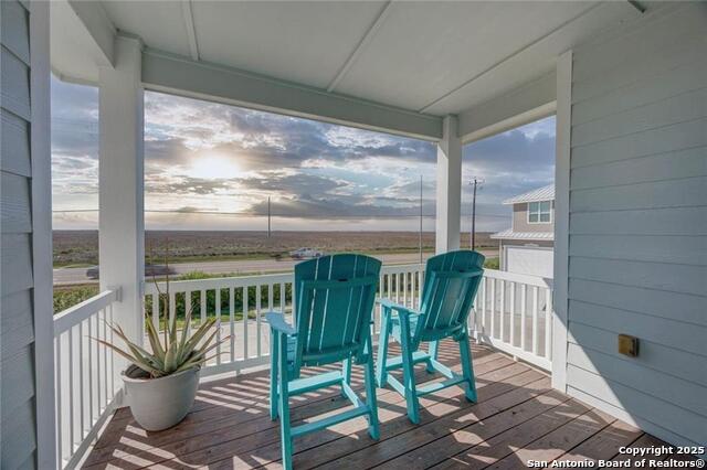 Listing photo id 15 for 162 La Concha