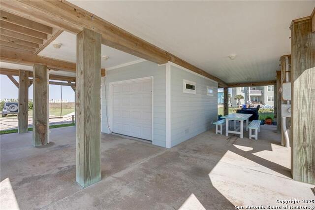 Listing photo id 2 for 162 La Concha