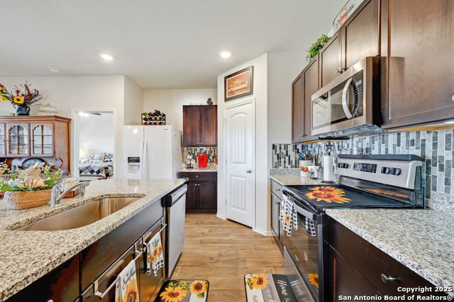 Image 11 of 31 For 480 Desert Willow