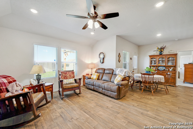 Image 7 of 31 For 480 Desert Willow