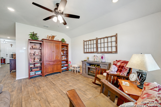 Image 8 of 31 For 480 Desert Willow