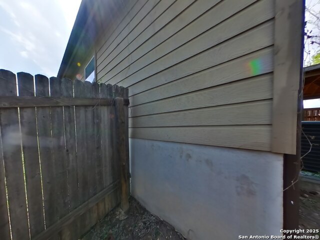 Image 13 of 14 For 9123 Beech  
