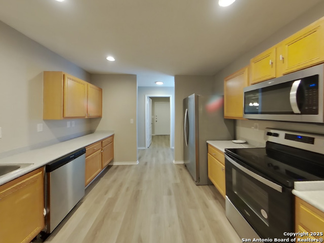 Image 3 of 14 For 9123 Beech  