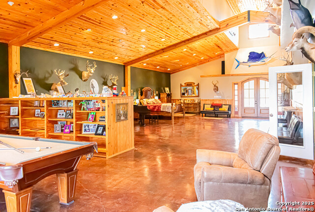 Listing photo id 13 for 320 Overland Trail W