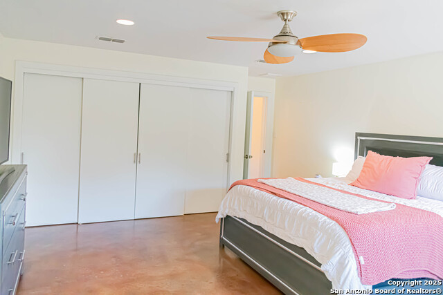 Listing photo id 16 for 320 Overland Trail W