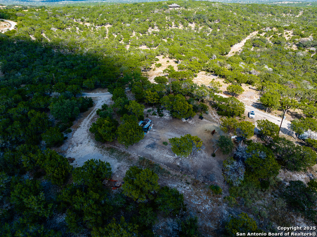 Listing photo id 22 for 320 Overland Trail W