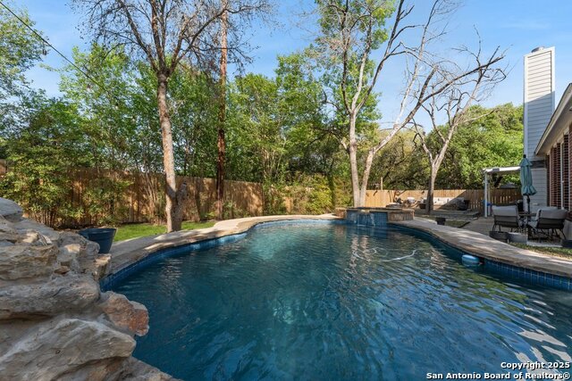 Image 48 of 65 For 2047 Thicket Trail Dr