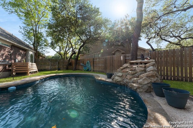 Image 50 of 65 For 2047 Thicket Trail Dr