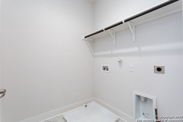 Image 10 of 40 For 558 Mcmonigal Pl