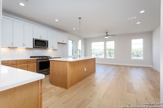 Image 11 of 40 For 558 Mcmonigal Pl