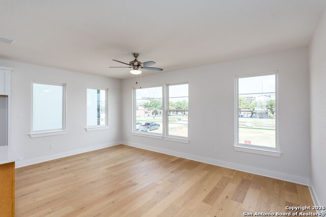 Image 15 of 40 For 558 Mcmonigal Pl