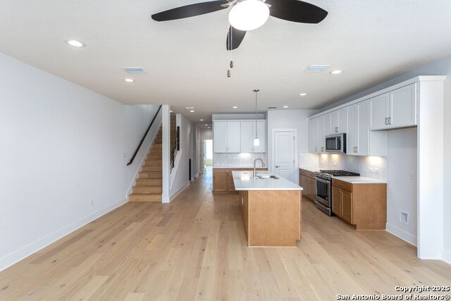 Image 17 of 40 For 558 Mcmonigal Pl