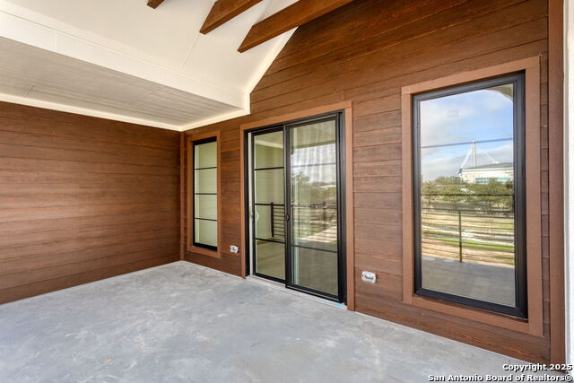 Image 29 of 40 For 558 Mcmonigal Pl