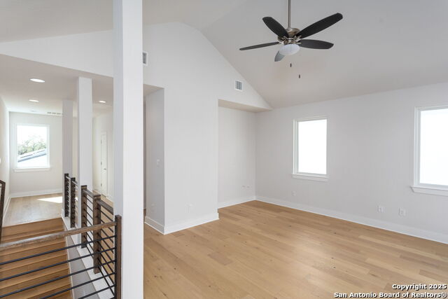 Image 31 of 40 For 558 Mcmonigal Pl