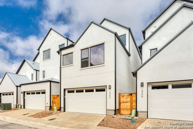 Image 34 of 40 For 558 Mcmonigal Pl