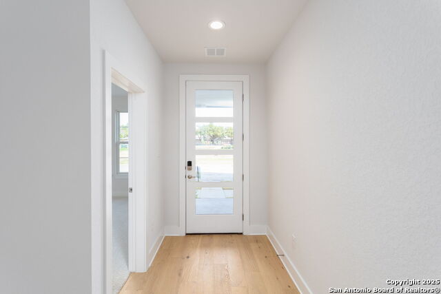 Image 5 of 40 For 558 Mcmonigal Pl