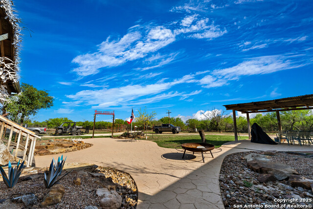 Listing photo id 3 for 5001 Fm 1407