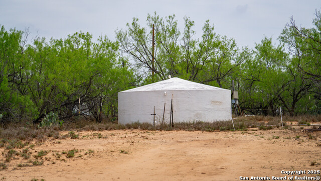 Listing photo id 4 for 5001 Fm 1407