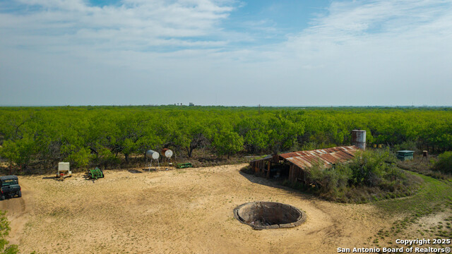 Listing photo id 5 for 5001 Fm 1407