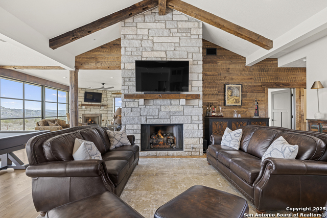 Image 11 of 62 For 256 Persimmon Point